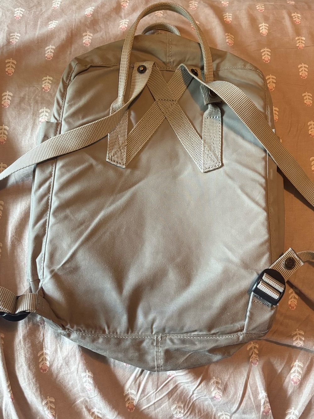 Fjällräven Kånken Classic Backpack - Light Grey - Picture 2 of 7